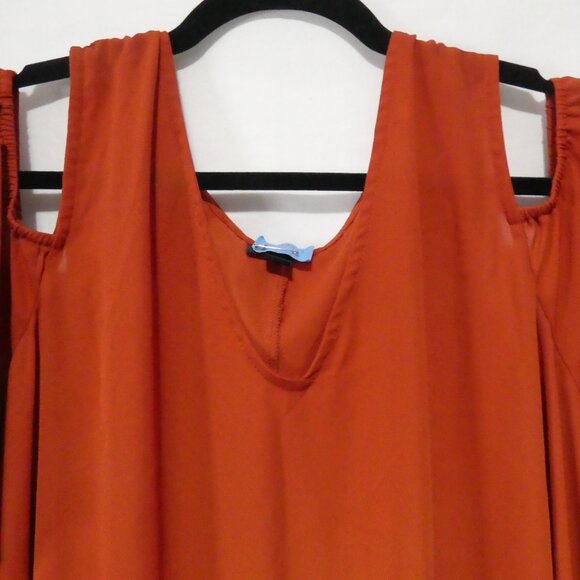 TORRID | size 2 | Rusty Orange Short Sleeve Blouse | Cold Shoulder - Picture 4 of 12